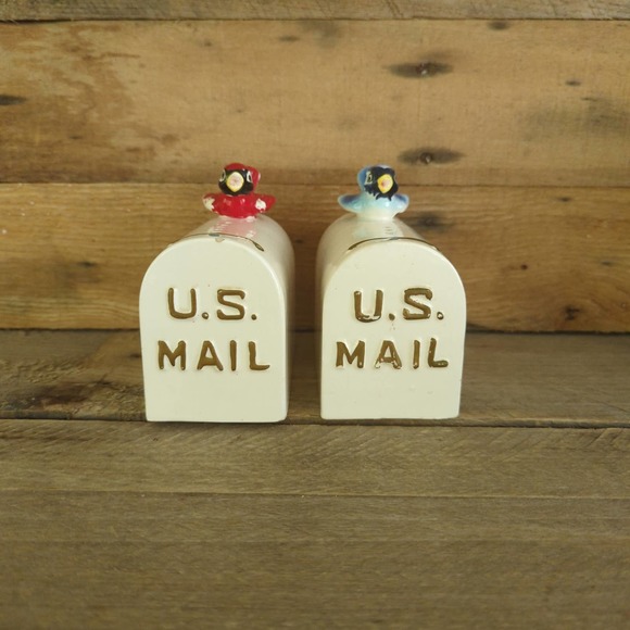 Vtg 1960s Enesco US Mail / Mailbox Salt and Pepper Shakers / Cardinal / Blue Jay - Picture 2 of 10